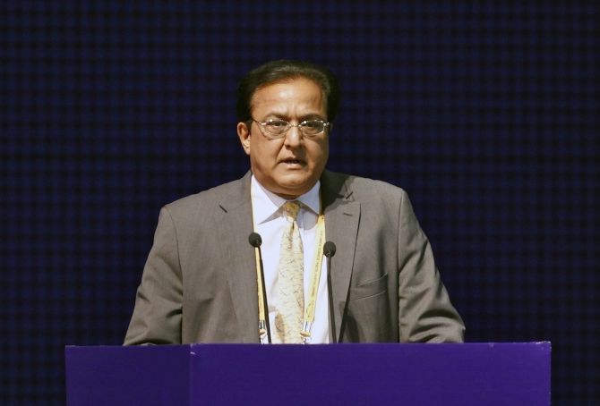 Rana Kapoor – MD & CEO, YES BANK receives the WTC Award